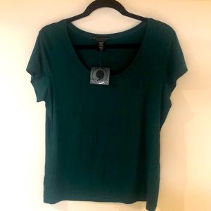 Apostrophe stretch scoop neck tee